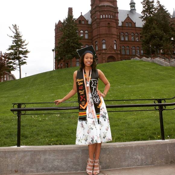 Meet your Posher, Alexandra - Picture 1 of 1